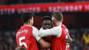 أرسنال يتصدر الدوري الإنجليزي بعد تسجيل هدفين في مرماه من وولفرهامبتون